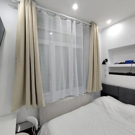 Homestay Private Bedroom With Private Bathroom Lille